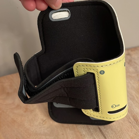 Fitness Band Universal Fitness & Exercise Armband  15" Apple - iPhone Lime Green - Picture 5 of 7